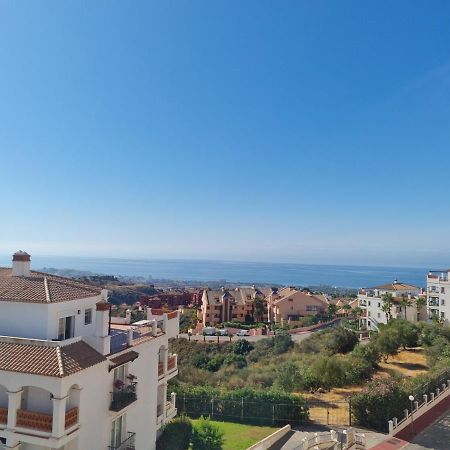 Elegant Apartment With Fantastic Views At The Top Of Calahonda Sitio de Calahonda Kültér fotó
