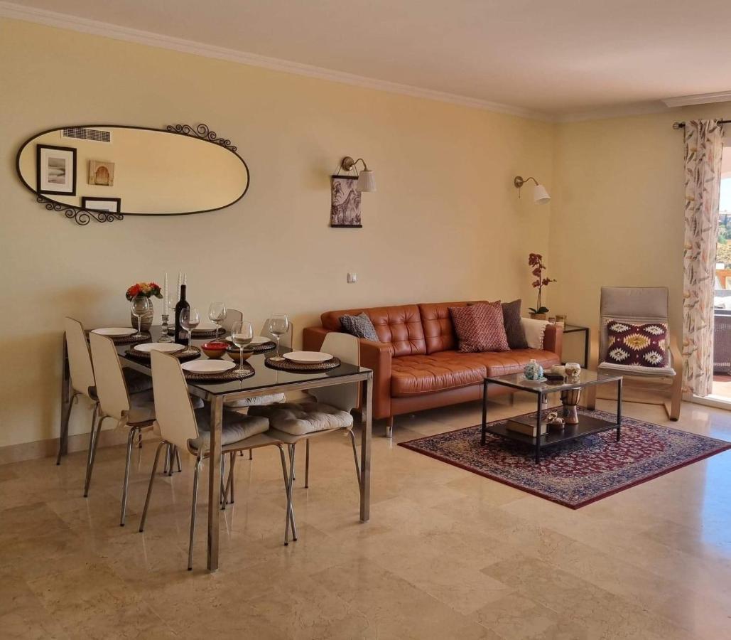 Elegant Apartment With Fantastic Views At The Top Of Calahonda Sitio de Calahonda Kültér fotó