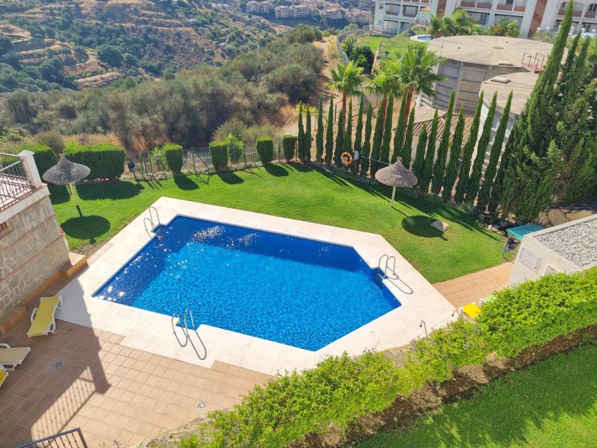 Elegant Apartment With Fantastic Views At The Top Of Calahonda Sitio de Calahonda Kültér fotó