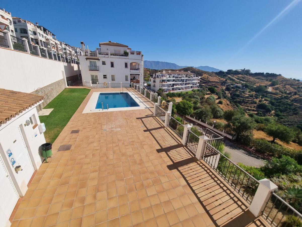 Elegant Apartment With Fantastic Views At The Top Of Calahonda Sitio de Calahonda Kültér fotó