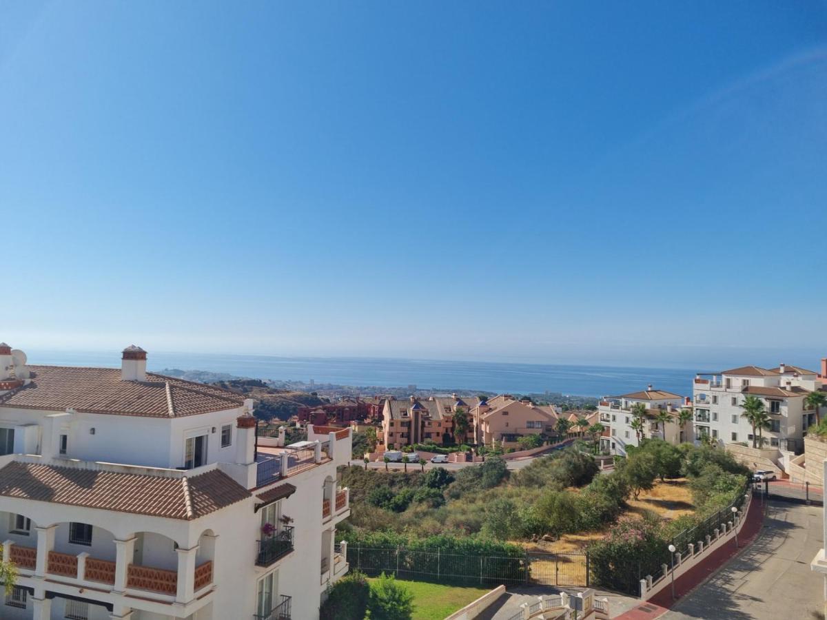 Elegant Apartment With Fantastic Views At The Top Of Calahonda Sitio de Calahonda Kültér fotó